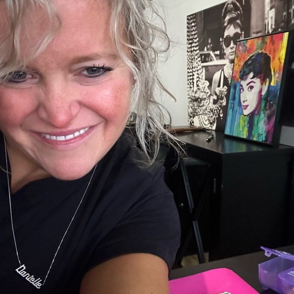 Meet your Posher, Danielle - Picture 8 of 8